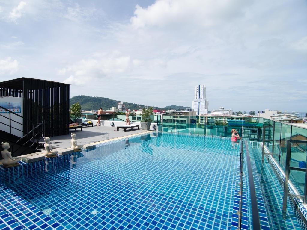 Mirage Express Patong Phuket Hotel Exteriör bild