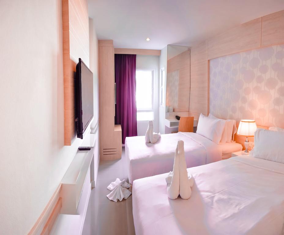 Mirage Express Patong Phuket Hotel Exteriör bild