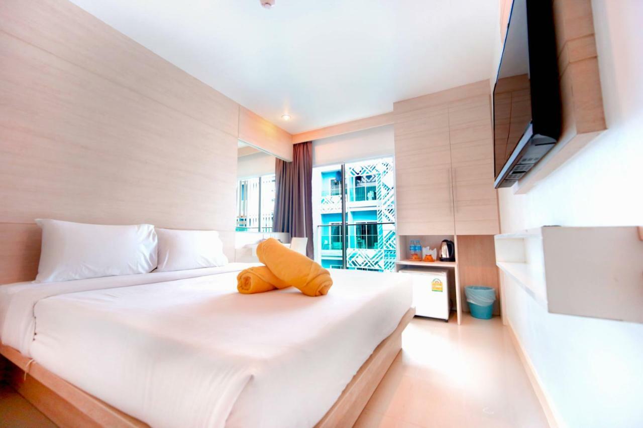 Mirage Express Patong Phuket Hotel Exteriör bild